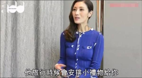 郭晶晶霍启刚带娃滑雪,父亲霍震霆罕见同游,一家人温馨又低调!