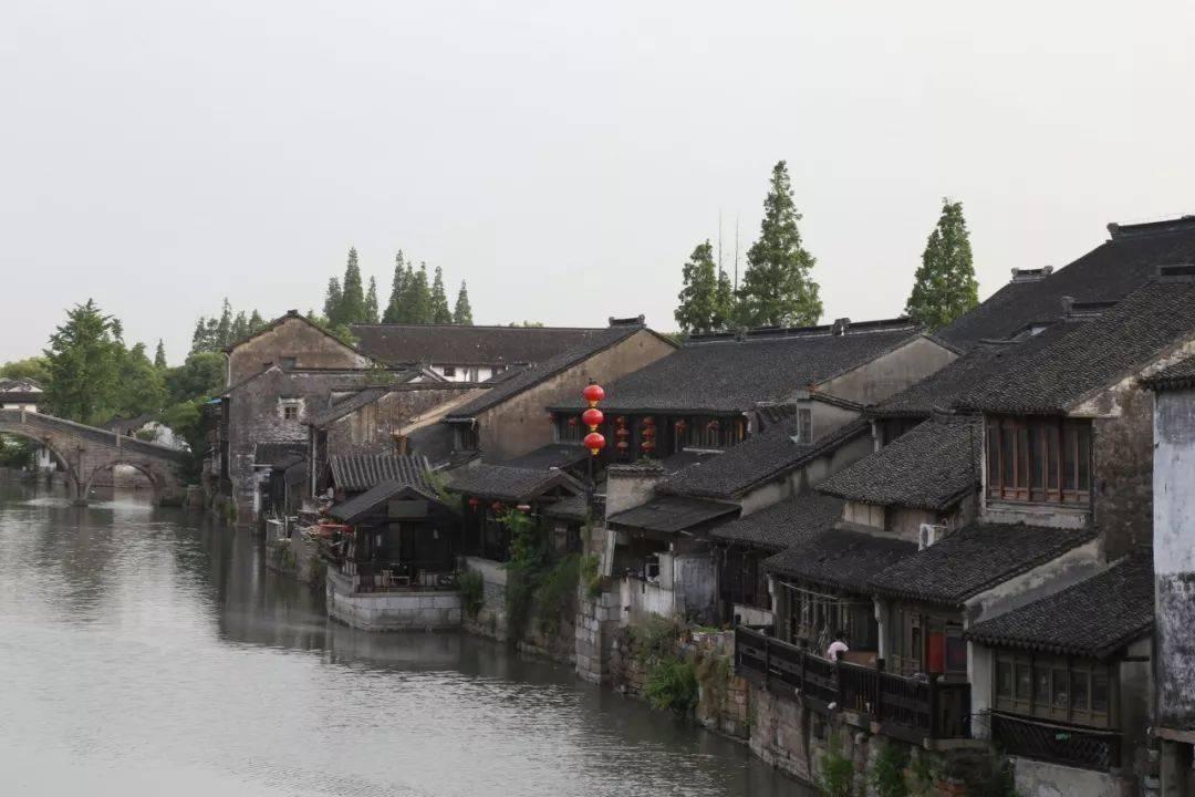 飞机失事时，作为一个乘客如何自救？